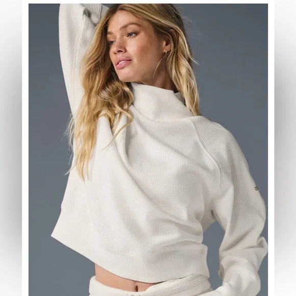Alo Yoga Waffle Weekend Escape Mock Neck Long Sleeve Ivory M - Picture 2 of 6